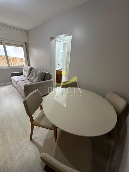 Apartamento de 2 dormitórios disponível para locação anual no centro.: 4ª foto da galeria de imagens do imóvel