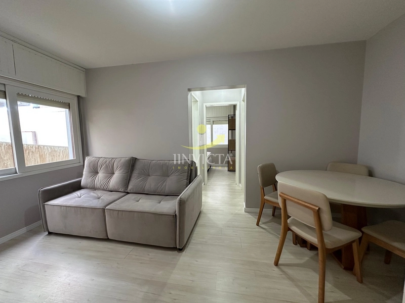 Apartamento de 2 dormitórios disponível para locação anual no centro.: 1ª foto da galeria de imagens do imóvel