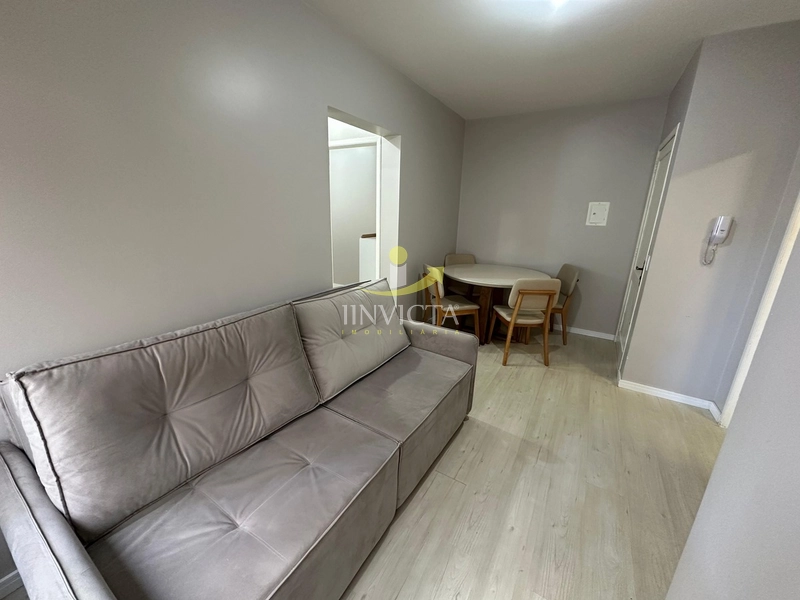 Apartamento de 2 dormitórios disponível para locação anual no centro.: 5ª foto da galeria de imagens do imóvel