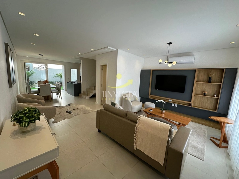 Casa Mobiliada com 3 Dormitórios em Condomínio com Lazer Completo!