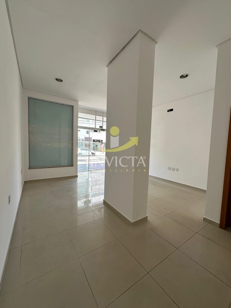 Loja comercial disponível para locação anual no centro.: 3ª foto da galeria de imagens do imóvel