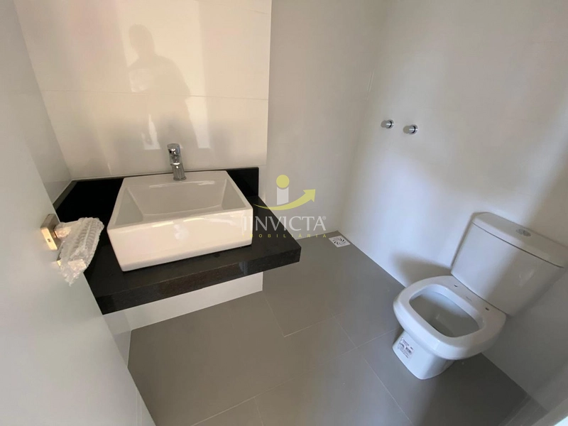 APARTAMENTO DE FRENTE PRONTO PARA MORADIA NO CENTRO DE CAPÃO: 8ª foto da galeria de imagens do imóvel