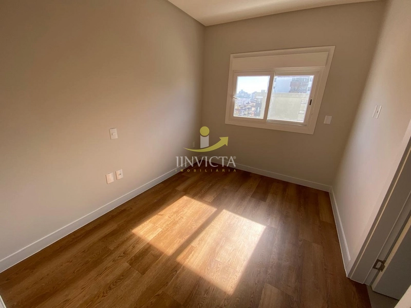 APARTAMENTO DE FRENTE PRONTO PARA MORADIA NO CENTRO DE CAPÃO: 6ª foto da galeria de imagens do imóvel