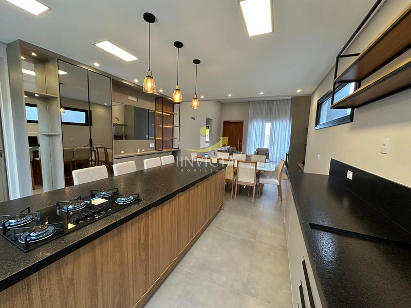 Espaço e Sofisticação – Casa com 4 Suítes em Condomínio Exclusivo: 7ª foto da galeria de imagens do imóvel