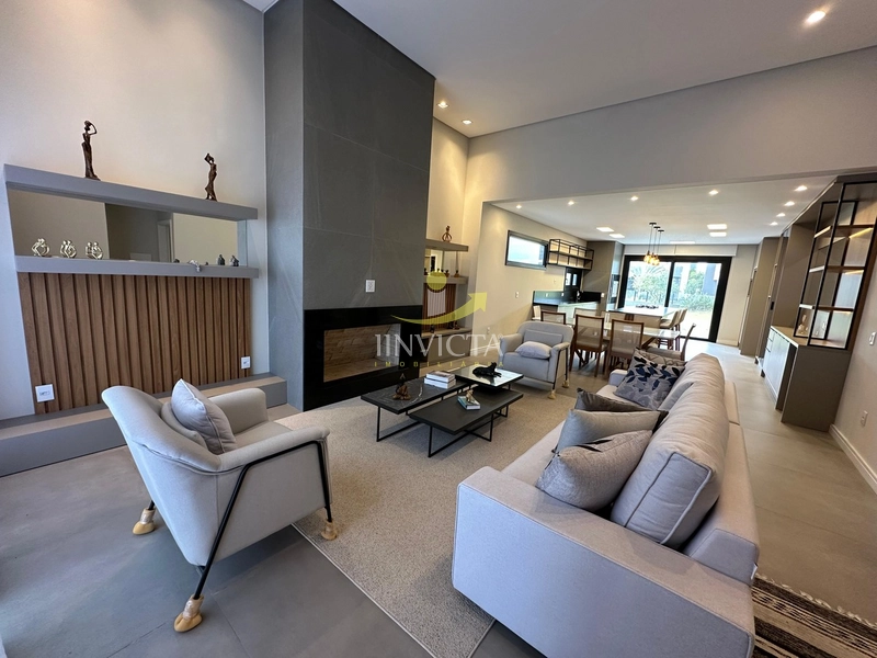 Espaço e Sofisticação – Casa com 4 Suítes em Condomínio Exclusivo: 1ª foto da galeria de imagens do imóvel