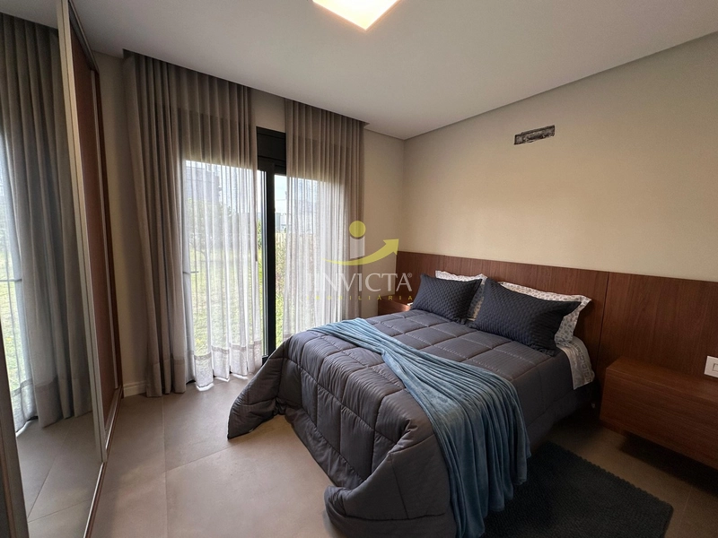 Espaço e Sofisticação – Casa com 4 Suítes em Condomínio Exclusivo: 19ª foto da galeria de imagens do imóvel
