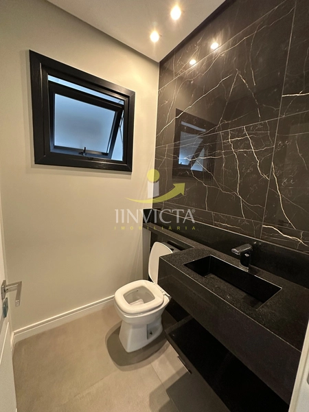 Espaço e Sofisticação – Casa com 4 Suítes em Condomínio Exclusivo: 9ª foto da galeria de imagens do imóvel