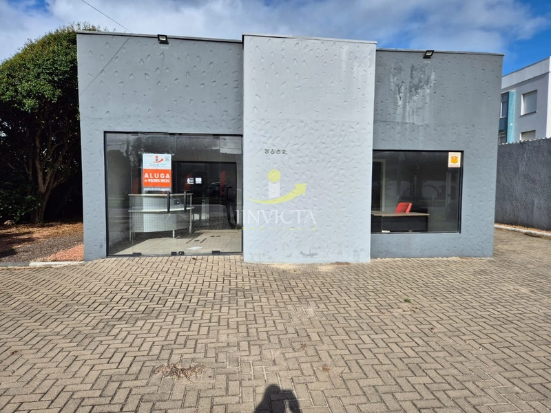 Imóvel em terreno inteiro, com amplo estacionamento frontal e nos fund: 19ª foto da galeria de imagens do imóvel