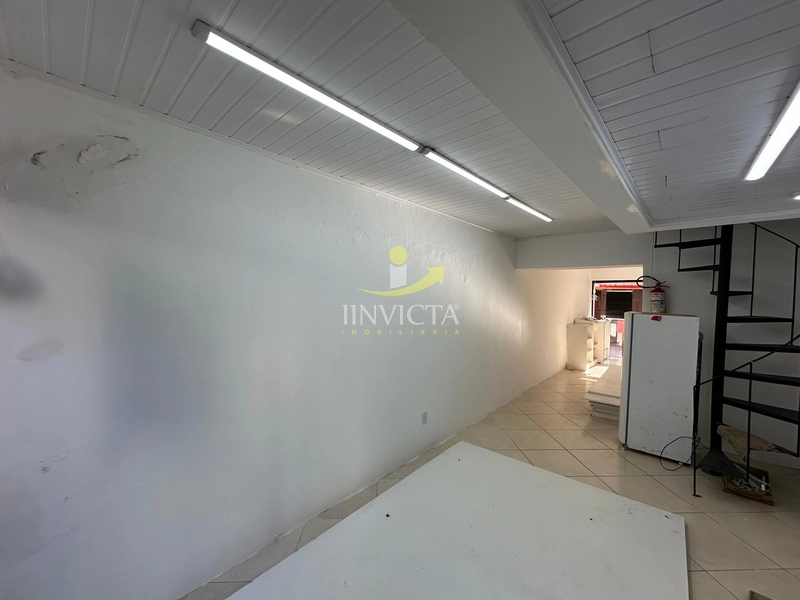 Loja disponível para locação anual no centro de Capão.: 7ª foto da galeria de imagens do imóvel
