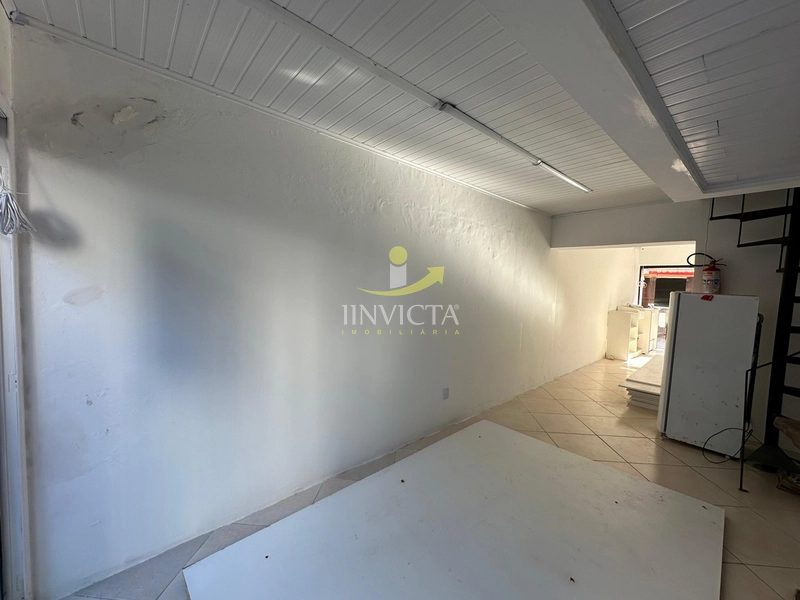 Loja disponível para locação anual no centro de Capão.: 6ª foto da galeria de imagens do imóvel