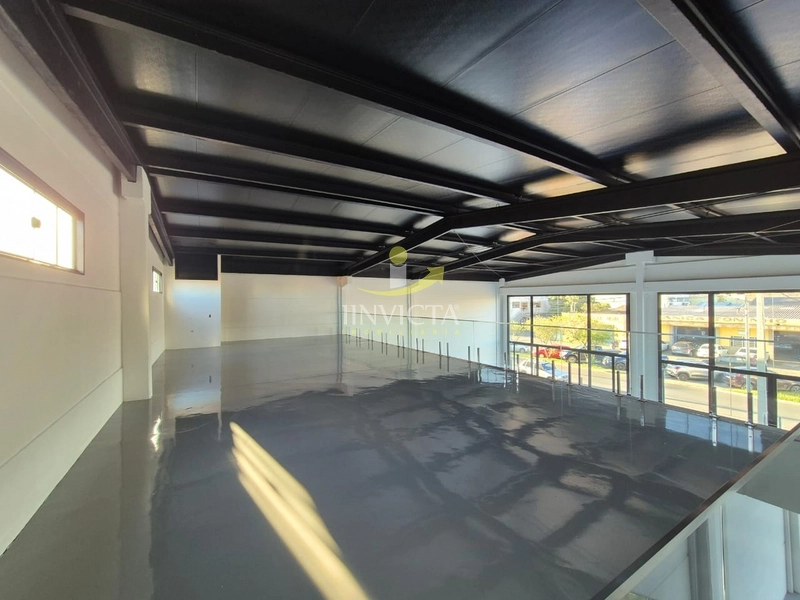 Loja disponível para locação anual no centro de Tramandaí.: 9ª foto da galeria de imagens do imóvel
