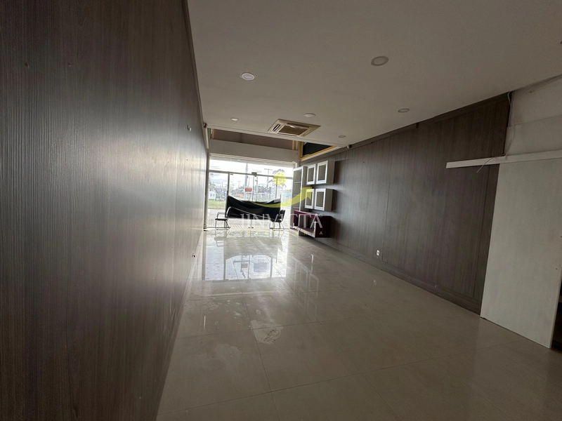Loja disponível para locação anual na Av. Central de Atlântida.: 6ª foto da galeria de imagens do imóvel