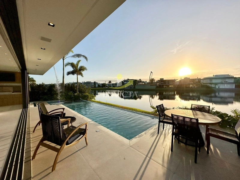 Mansão Beira Lago em condomínio Fechado!!: 18ª foto da galeria de imagens do imóvel
