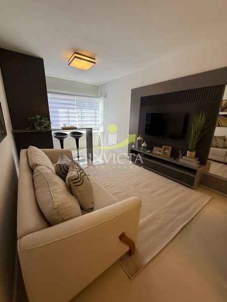 À Venda 2 Dormitórios, Mobiliado e Decorado, Frente, Bairro Navegantes: 2ª foto da galeria de imagens do imóvel