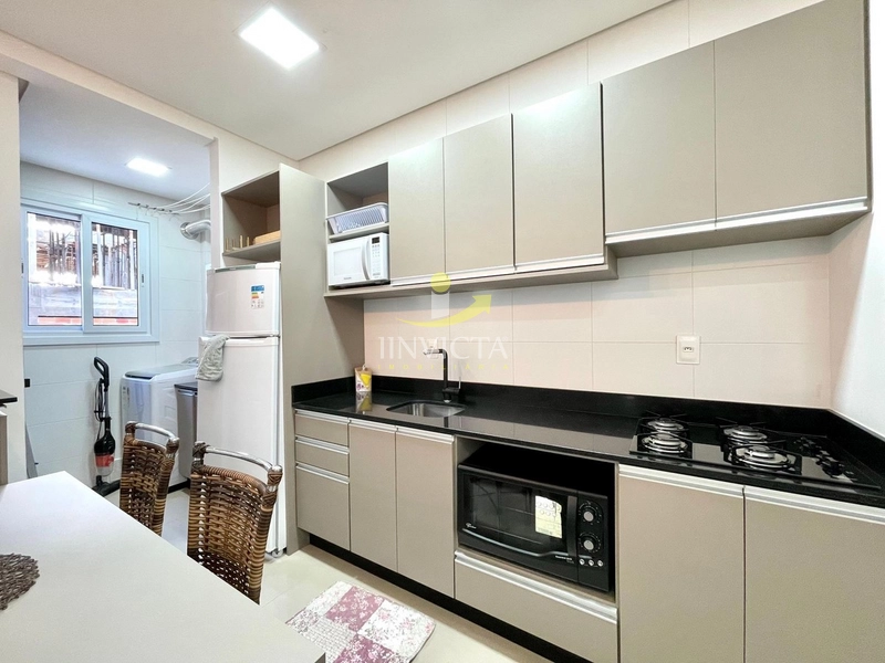 Apartamento de 2 dormitórios disponível para locação anual.: 2ª foto da galeria de imagens do imóvel