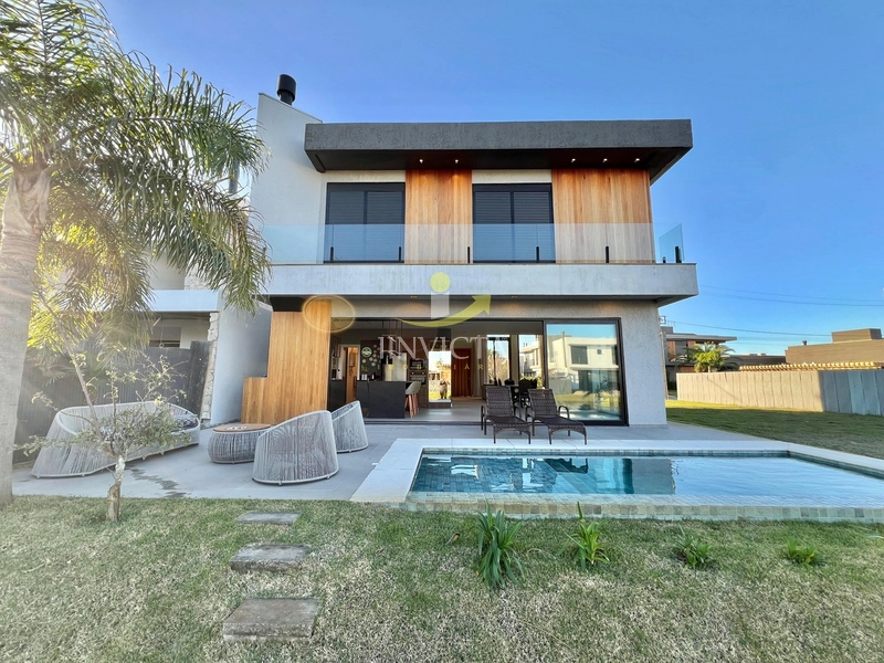 Casa com 4 suítes disponível para locação de temporada.: 1ª foto da galeria de imagens do imóvel
