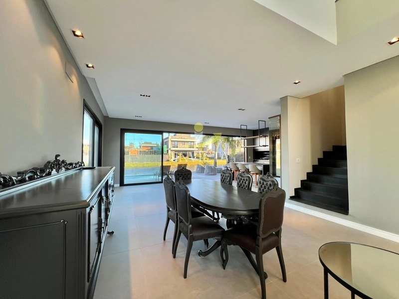 Casa com 4 suítes disponível para locação de temporada.: 4ª foto da galeria de imagens do imóvel