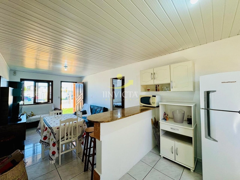 Casa com 2 quartos disponível para locação anual.: 4ª foto da galeria de imagens do imóvel