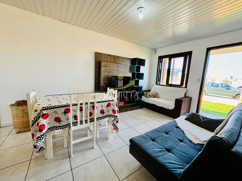 Casa com 2 quartos disponível para locação anual.: 3ª foto da galeria de imagens do imóvel