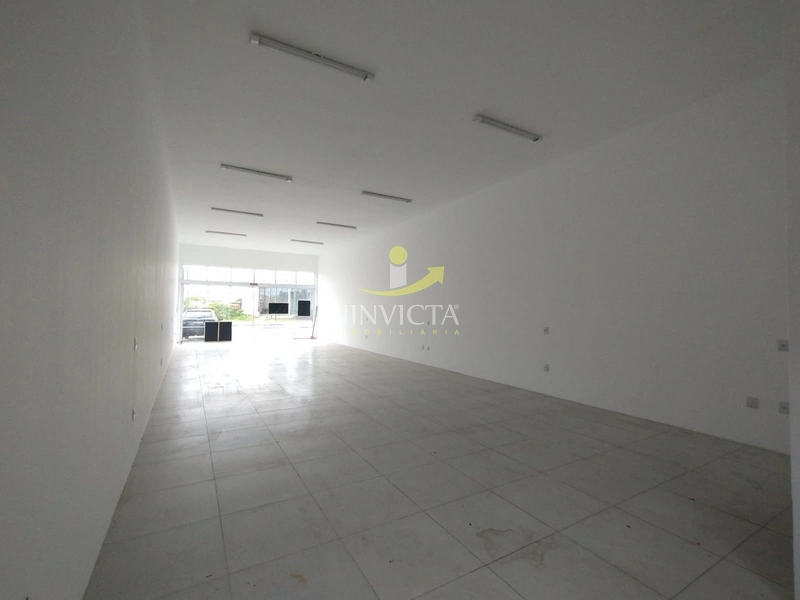 Loja ampla com 111m² e pé-direito de 4 metros, na Av. Paraguassu.: 3ª foto da galeria de imagens do imóvel