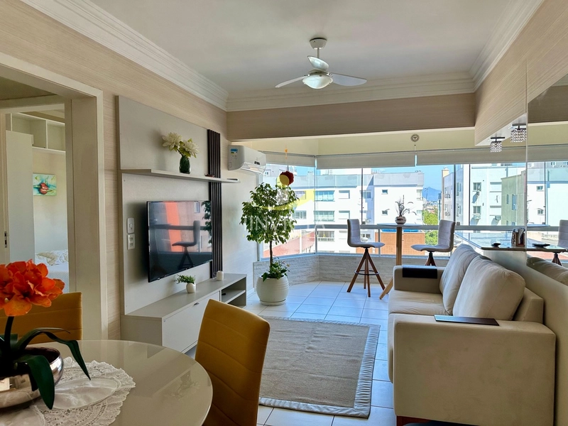 BELO APARTAMENTO DE FRENTE, NA ZONA NOVA.: 1ª foto da galeria de imagens do imóvel