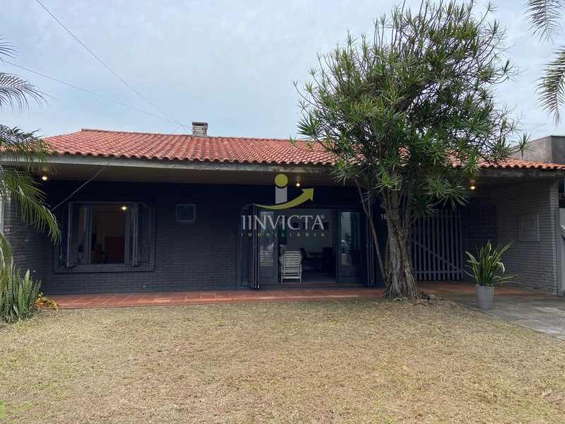 Casa comercial disponível para locação anual.: 3ª foto da galeria de imagens do imóvel