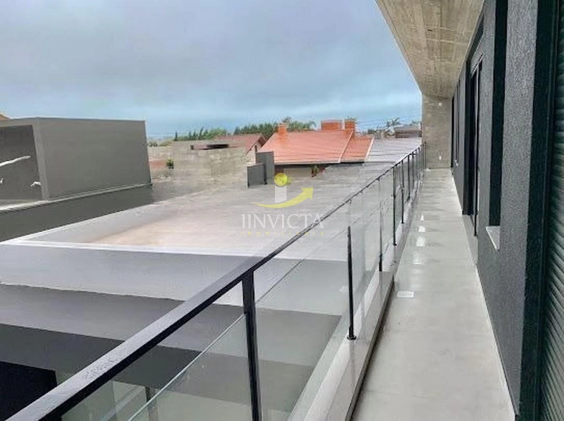 Sobrado com fachada imponente à Venda em Xangri-lá: 6ª foto da galeria de imagens do imóvel
