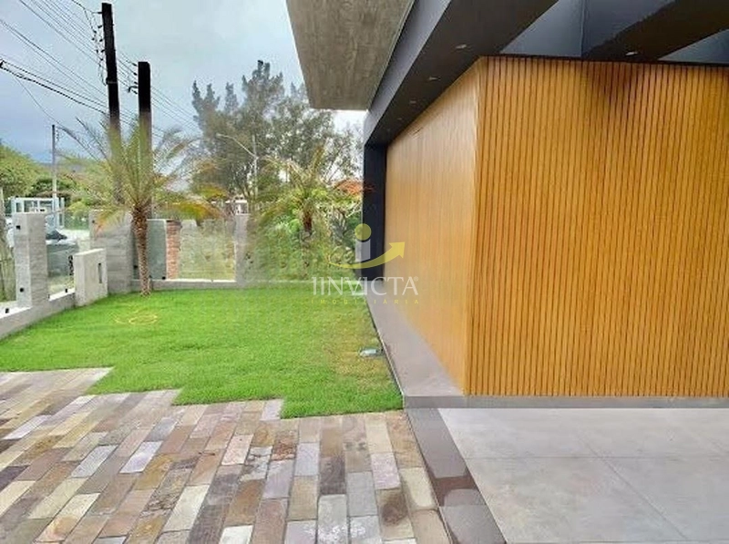 Sobrado com fachada imponente à Venda em Xangri-lá: 4ª foto da galeria de imagens do imóvel