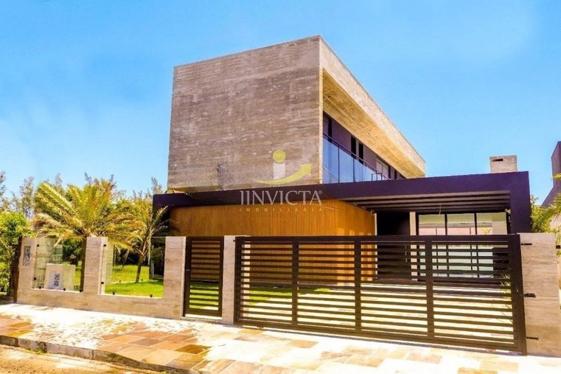 Sobrado com fachada imponente à Venda em Xangri-lá: 1ª foto da galeria de imagens do imóvel