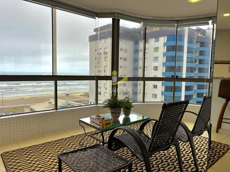 APARTAMENTO MOBILIADO COM 3 DORMITÓRIOS, CENTRO 50 METROS DO MAR!: 1ª foto da galeria de imagens do imóvel