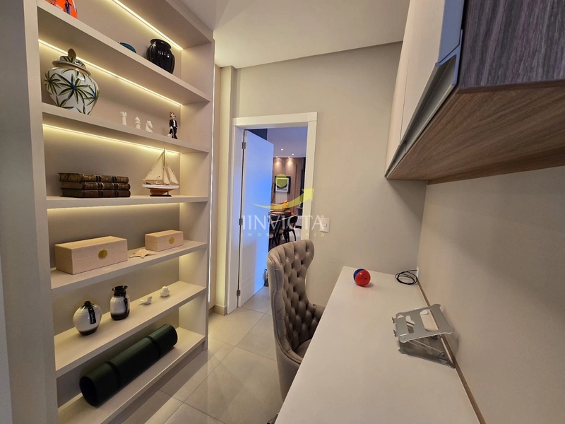 legância e espaço: apto alto padrão de frente na Navegantes: 14ª foto da galeria de imagens do imóvel