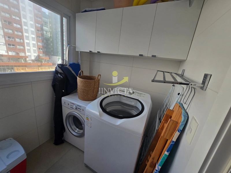 legância e espaço: apto alto padrão de frente na Navegantes: 17ª foto da galeria de imagens do imóvel