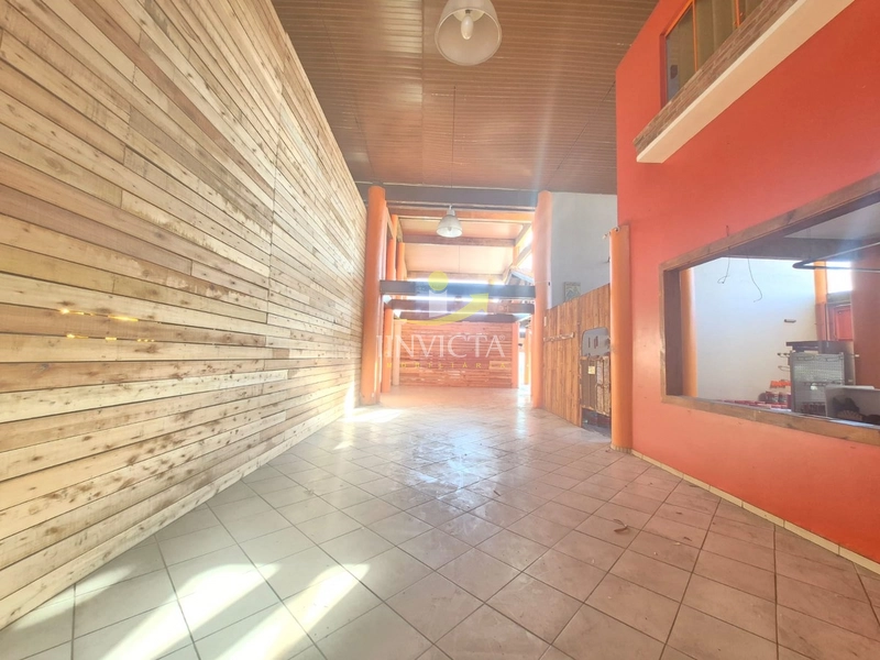 Loja de esquina medindo 450m² disponível para locação anual.: 9ª foto da galeria de imagens do imóvel