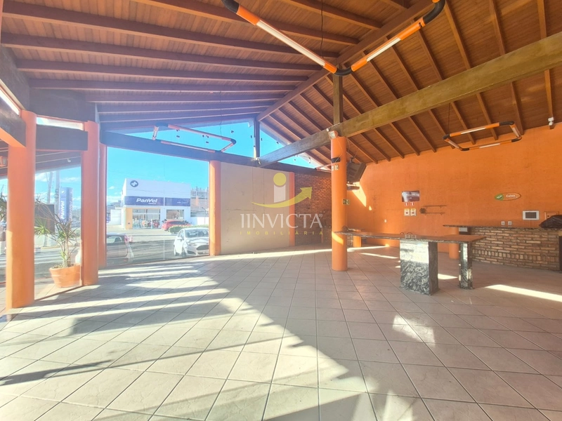 Loja de esquina medindo 450m² disponível para locação anual.: 2ª foto da galeria de imagens do imóvel