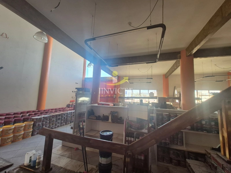 Loja de esquina medindo 450m² disponível para locação anual.: 11ª foto da galeria de imagens do imóvel