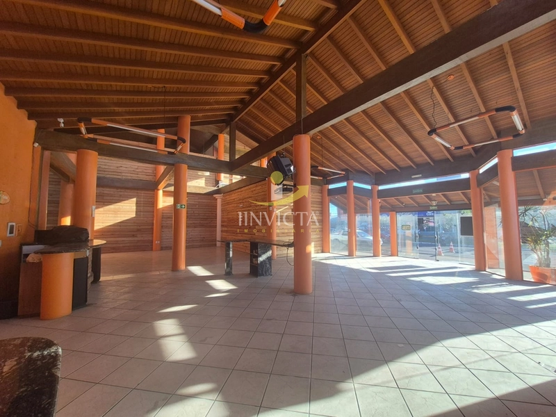 Loja de esquina medindo 450m² disponível para locação anual.: 3ª foto da galeria de imagens do imóvel