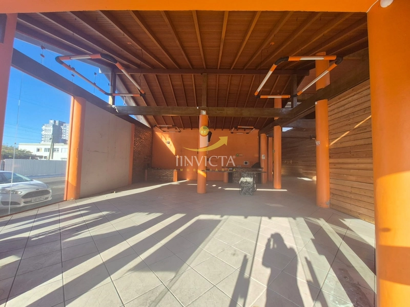 Loja de esquina medindo 450m² disponível para locação anual.: 10ª foto da galeria de imagens do imóvel