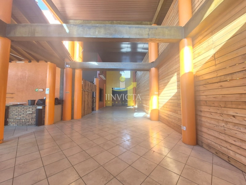 Loja de esquina medindo 450m² disponível para locação anual.: 7ª foto da galeria de imagens do imóvel