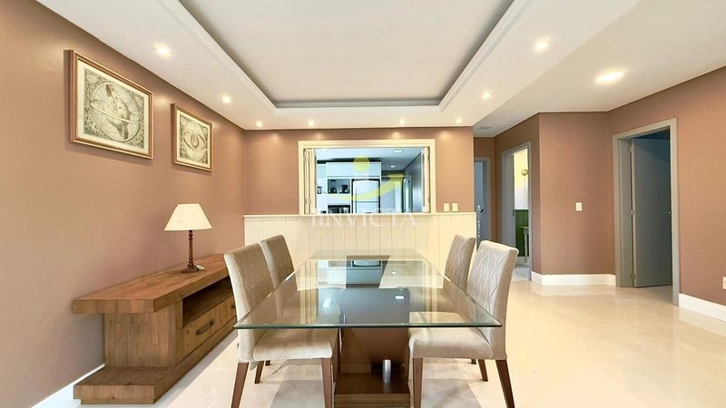 Casa com 5 suítes disponível para locação de temporada.: 10ª foto da galeria de imagens do imóvel