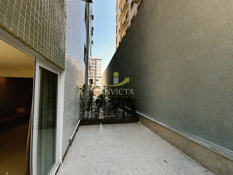 AMPLO 3 DORMITÓRIOS COM TERRAÇO A POUCOS METROS DO MAR E CENTRO!!!!!!: 4ª foto da galeria de imagens do imóvel