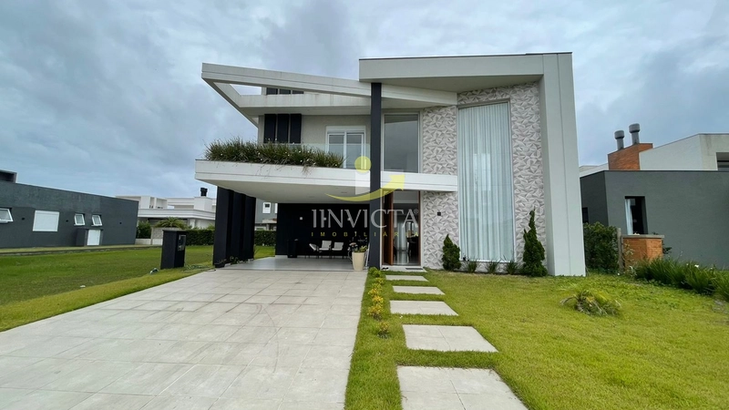 Casa em Condomínio Fechado para Locação de Temporada!