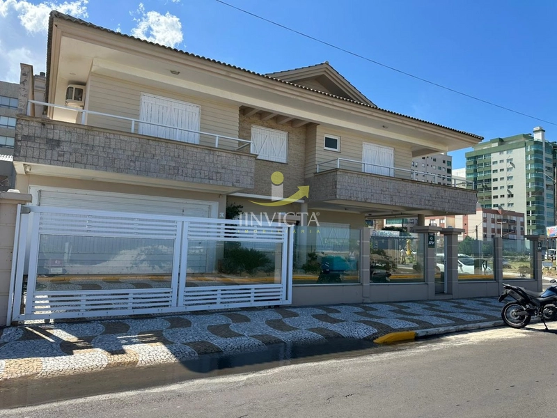 Sobrado com 4 dormitórios, 2 suítes – Frente à praça e ao mar!: 27ª foto da galeria de imagens do imóvel