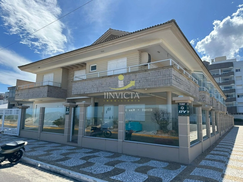 Sobrado com 4 dormitórios, 2 suítes – Frente à praça e ao mar!: 28ª foto da galeria de imagens do imóvel