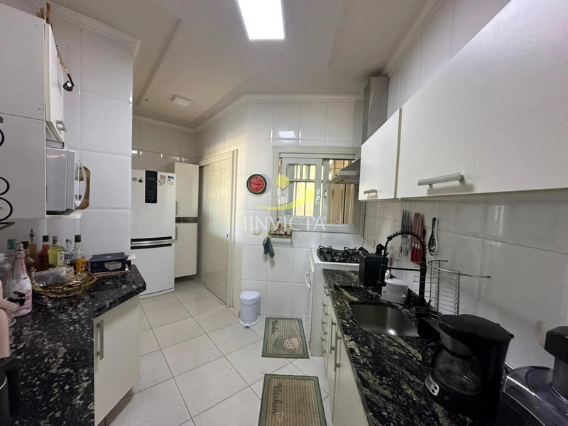 Sobrado com 4 dormitórios, 2 suítes – Frente à praça e ao mar!: 5ª foto da galeria de imagens do imóvel