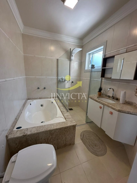 Sobrado com 4 dormitórios, 2 suítes – Frente à praça e ao mar!: 17ª foto da galeria de imagens do imóvel