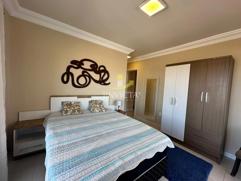 Sobrado com 4 dormitórios, 2 suítes – Frente à praça e ao mar!: 14ª foto da galeria de imagens do imóvel