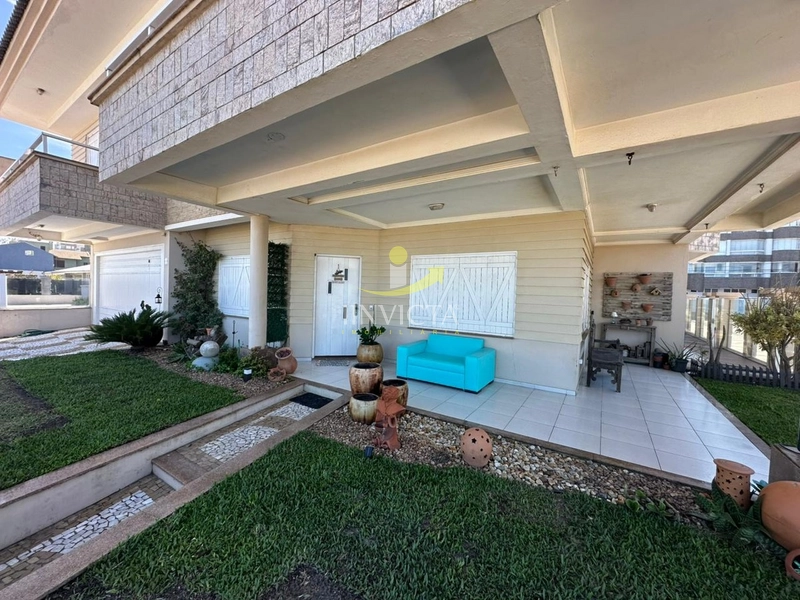 Sobrado com 4 dormitórios, 2 suítes – Frente à praça e ao mar!: 26ª foto da galeria de imagens do imóvel