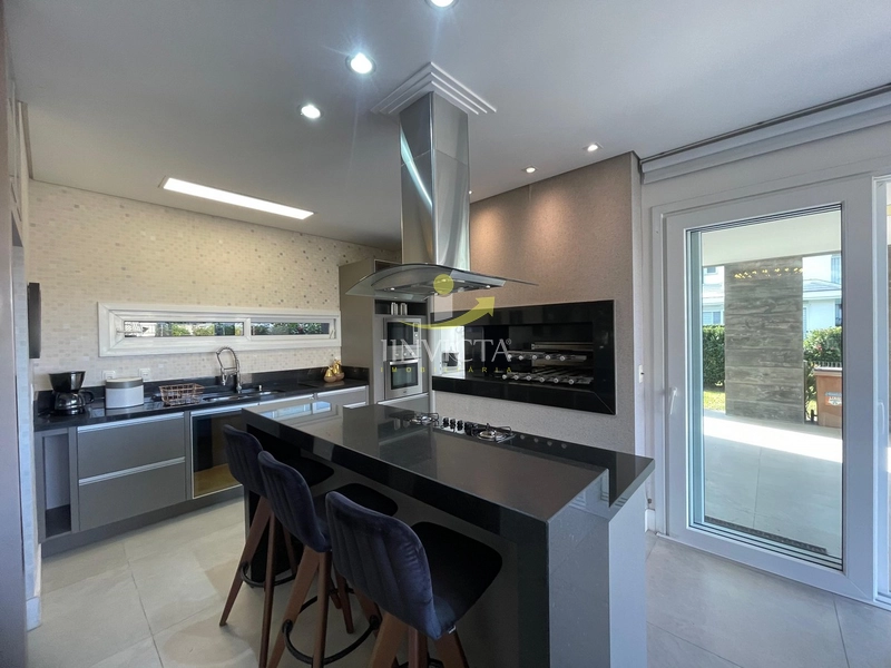 Sobrado com 4 suítes disponível para locação de temporada.: 11ª foto da galeria de imagens do imóvel