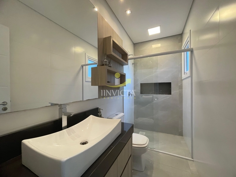 Sobrado com 4 suítes disponível para locação de temporada.: 30ª foto da galeria de imagens do imóvel