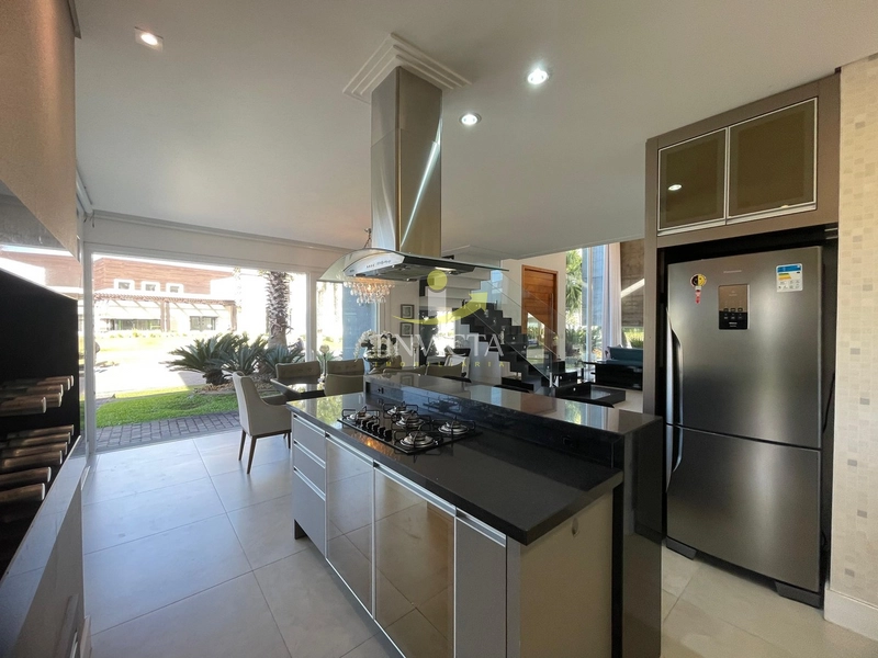 Sobrado com 4 suítes disponível para locação de temporada.: 9ª foto da galeria de imagens do imóvel